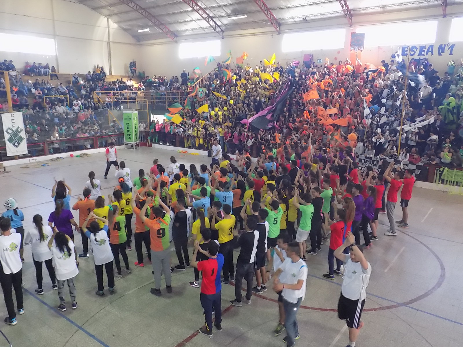 El equipo naranja, del exNacional, se alzó con la Fiesta del Color