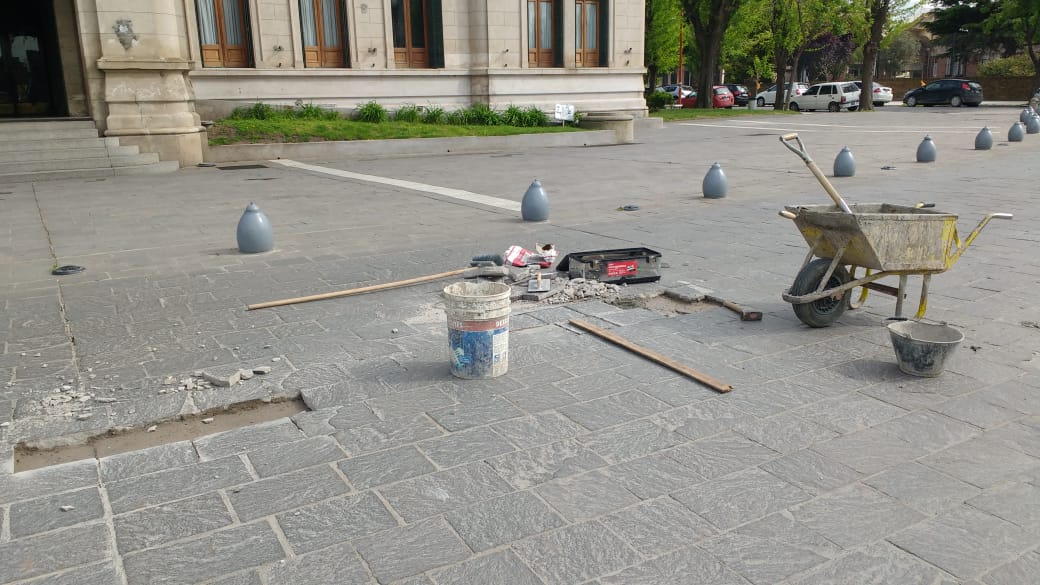 Cortan tránsito frente a Plaza San Martín por arreglo de calle
