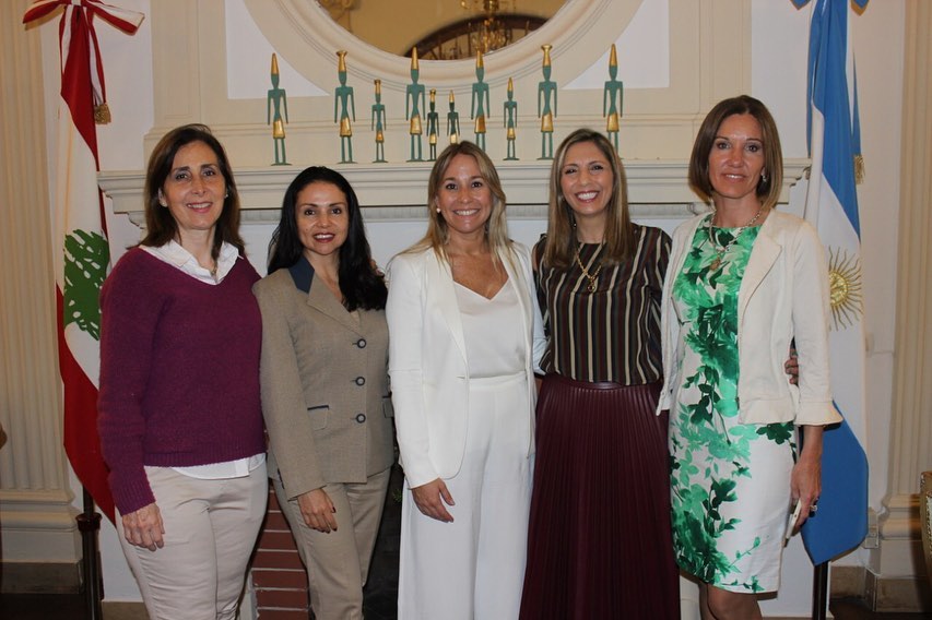 Almuerzo y relaciones diplomáticas de Diana Arias en la Embajada de Líbano