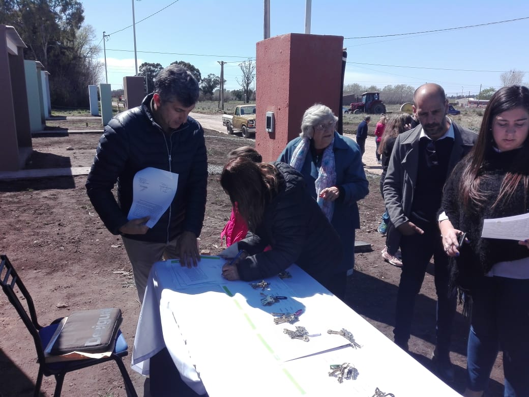 Vecinos del Villa Italia sufrieron falta de presión de agua y ejecutan agregado de cañería