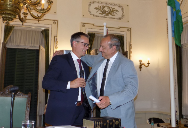 Con alusiones a la crisis económica, Sánchez juró por quinta vez consecutiva al frente del Ejecutivo