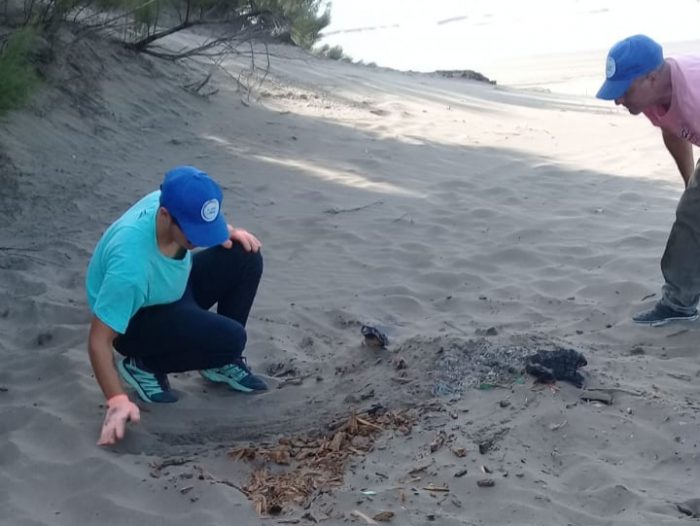 La policia de Claromecó solicita información para dar con los autores de las fogatas en la bajada de Dunamar