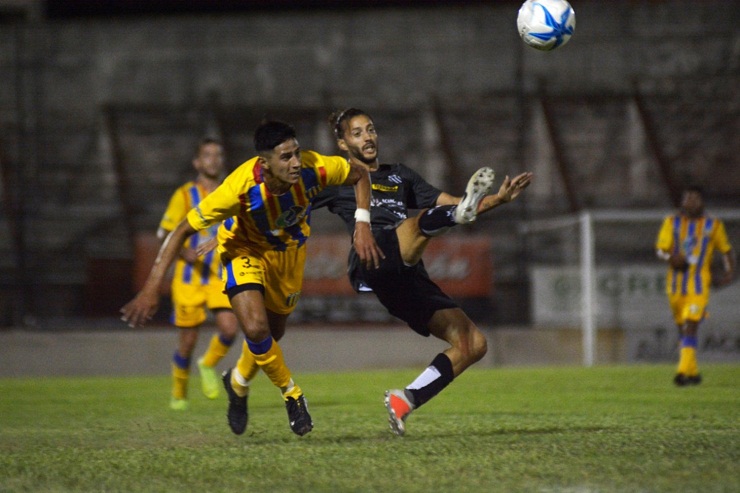 Colegiales recibió una nueva goleada