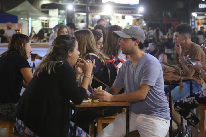 Noche de calor, fiesta asegurada: plena convocatoria al predio triguero