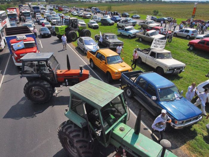 Tras el aumento a las retenciones de soja, llaman a cese de comercialización