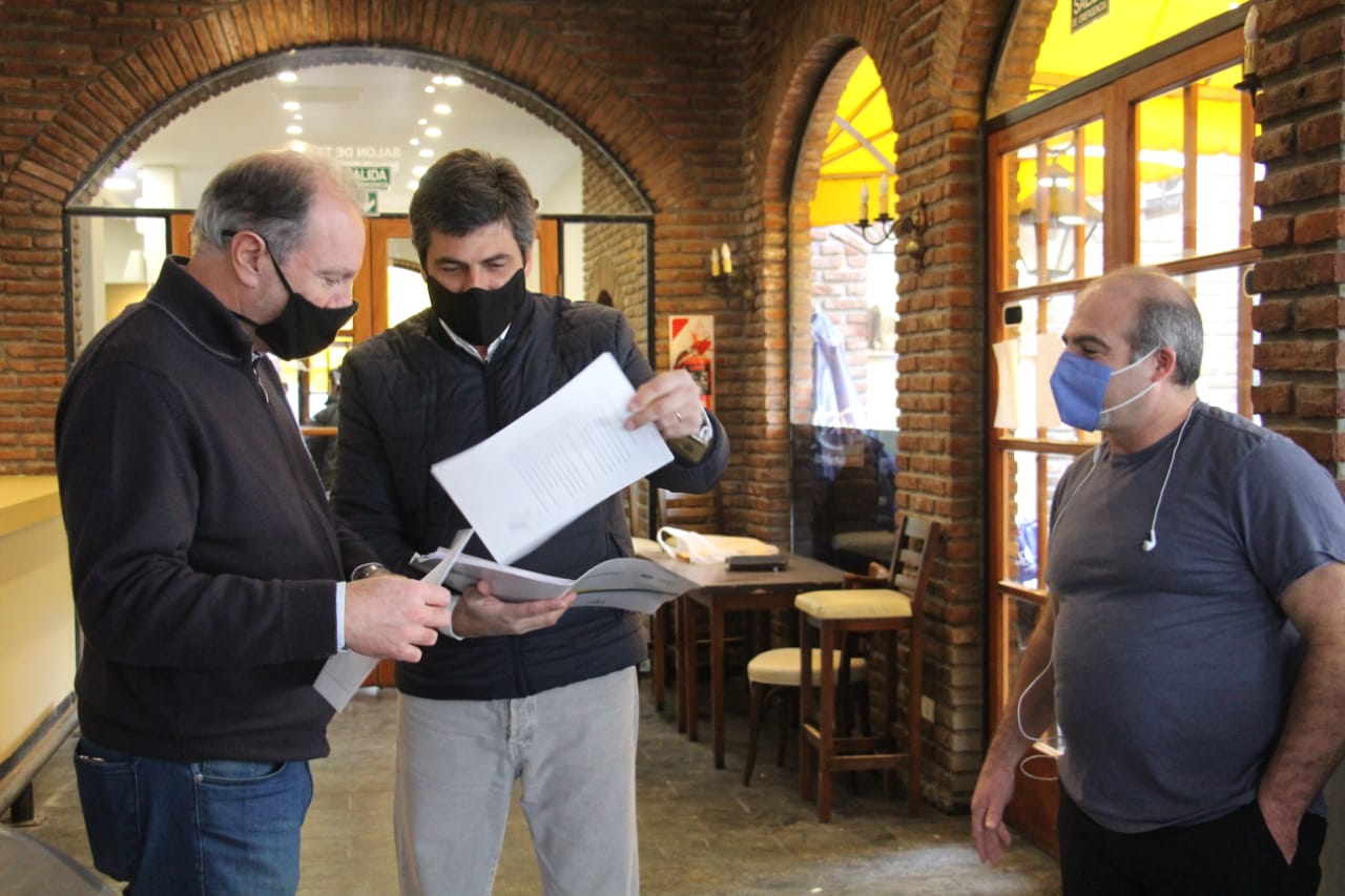 Apertura de restaurantes y bares: se hará un registro de clientes y admitirán grupos familiares