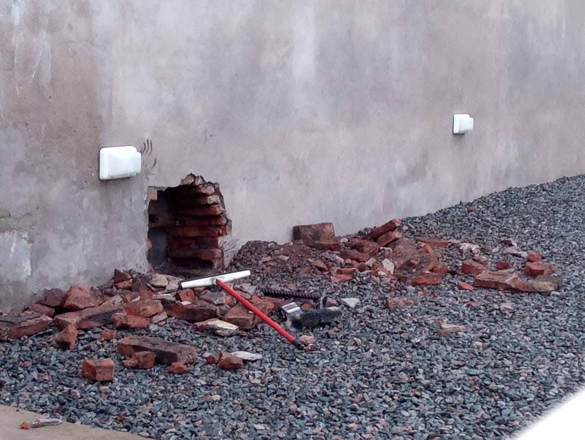 Boquete, desorden y robo en un local de venta de materiales