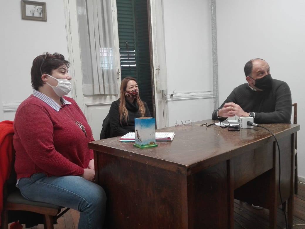 Organizan clases de apoyo escolar y virtual