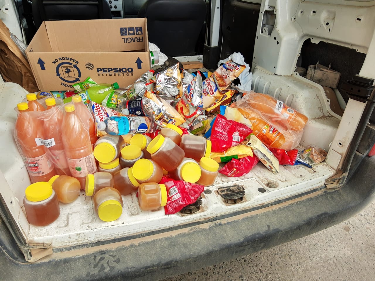 En Reta también pasa: decomisaron mercadería vencida de un autoservicio