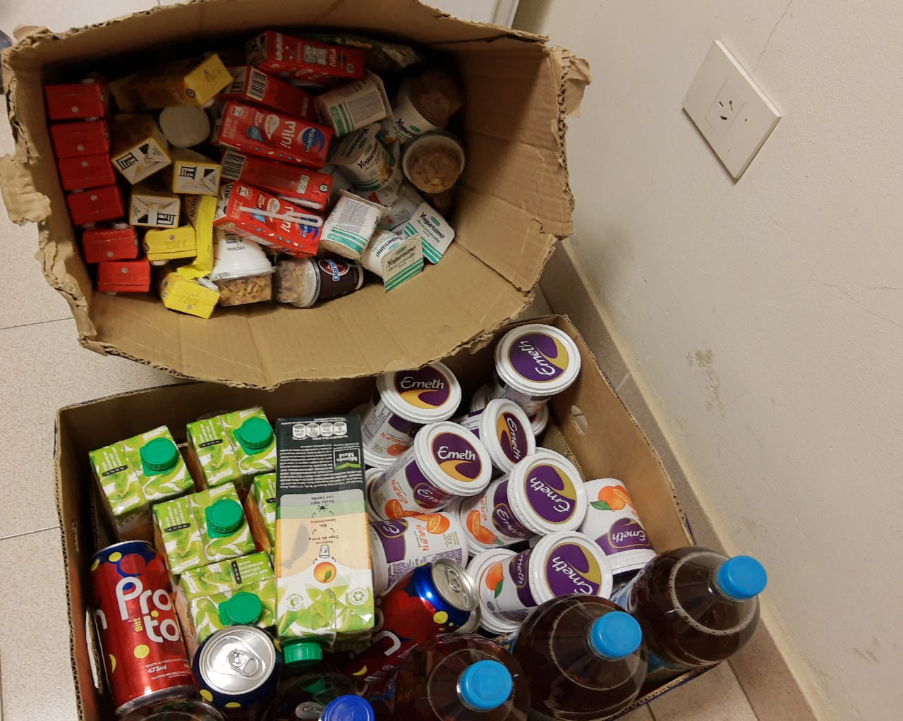 Decomisaron mercadería vencida en un supermercado