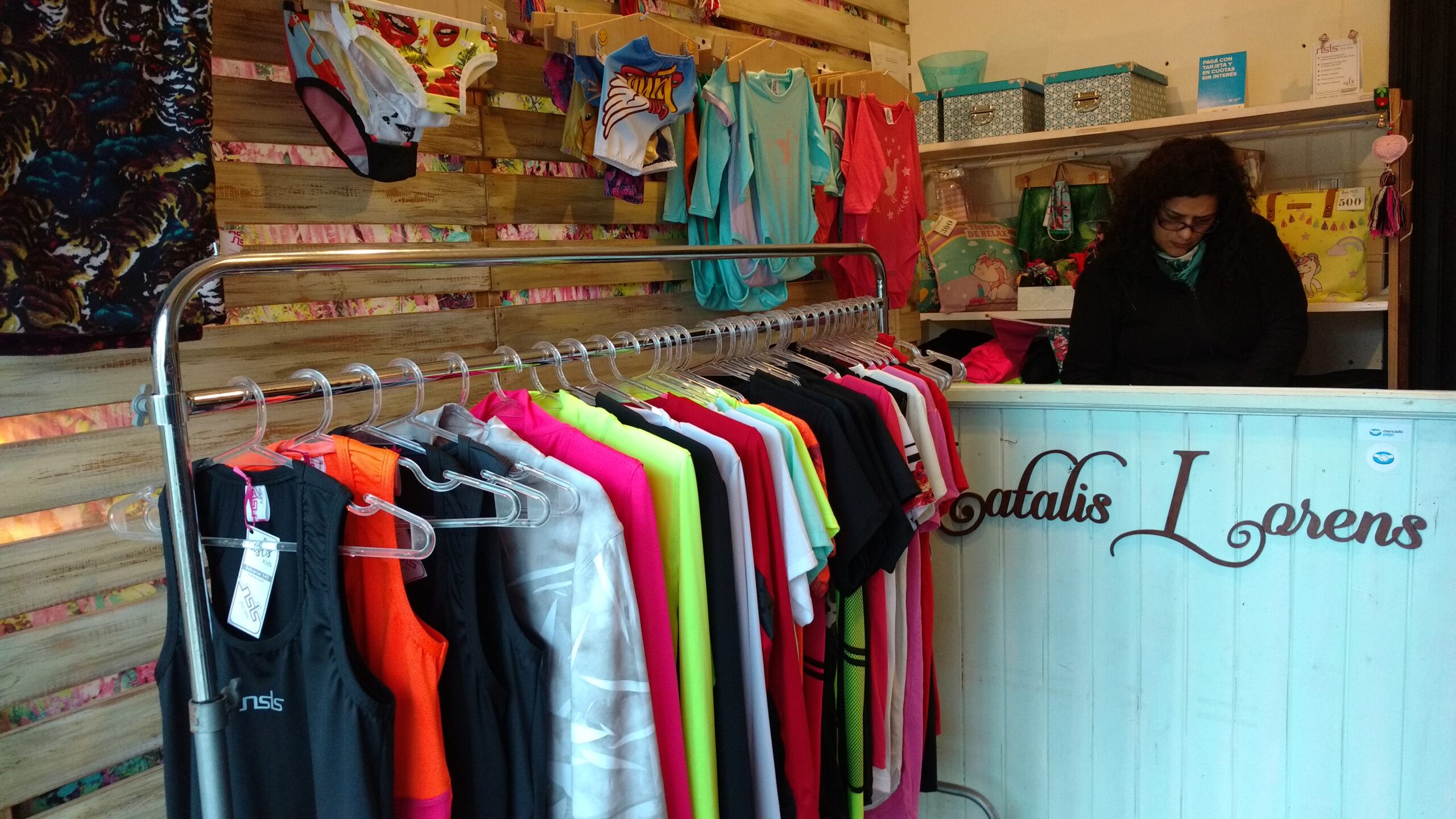 Natalis Lorens, en Balcarce 140, lo mejor en prendas de vestir