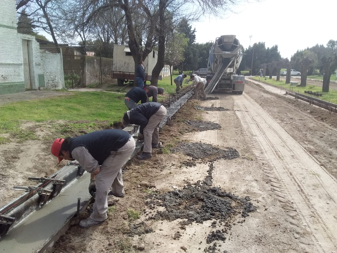 Sánchez recorrió las obras desarrolladas en Micaela Cascallares
