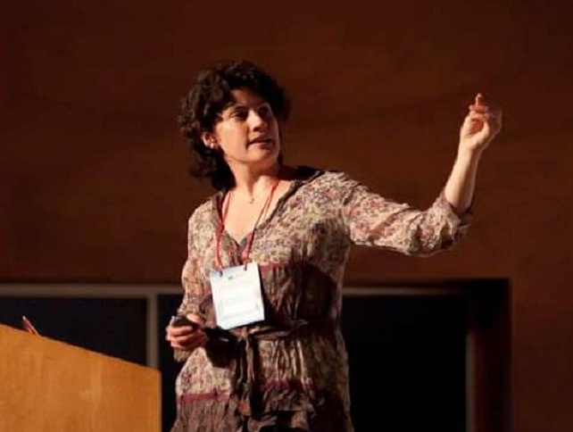 La Agenda Educativa reconoció a Directora local