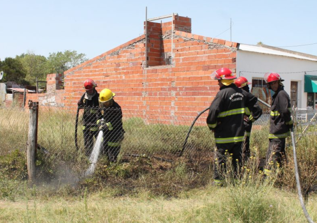 Por la alta circulación en Claromecó, Bomberos adelantan diez días el inicio de la guardia permanente