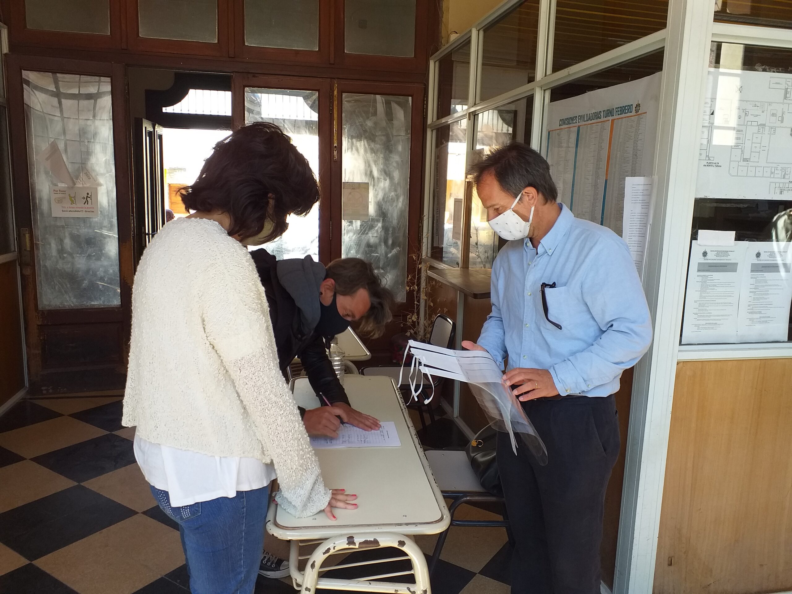 Iniciaron la entrega de máscaras para coronavirus confeccionadas en la Técnica