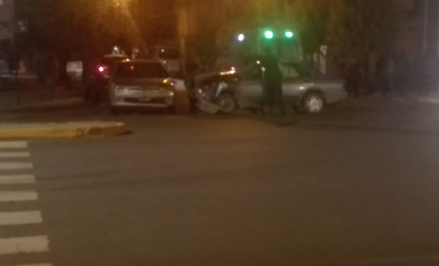 Fuerte choque, trompo y heridos leves en Moreno y Pedro N. Carrera