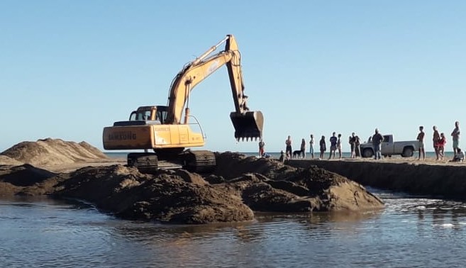 Cuestionaron la canalización de la desembocadura del Arroyo Claromecó