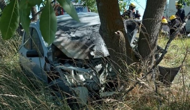 Dos lesionados tras colisión en cercanías al boliche La Curva