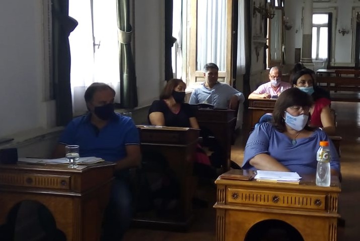 Presupuesto 2021: con coincidencias, la oposición criticó al vecinalismo por «ineficaz», por la moratoria de tasas y los salarios políticos