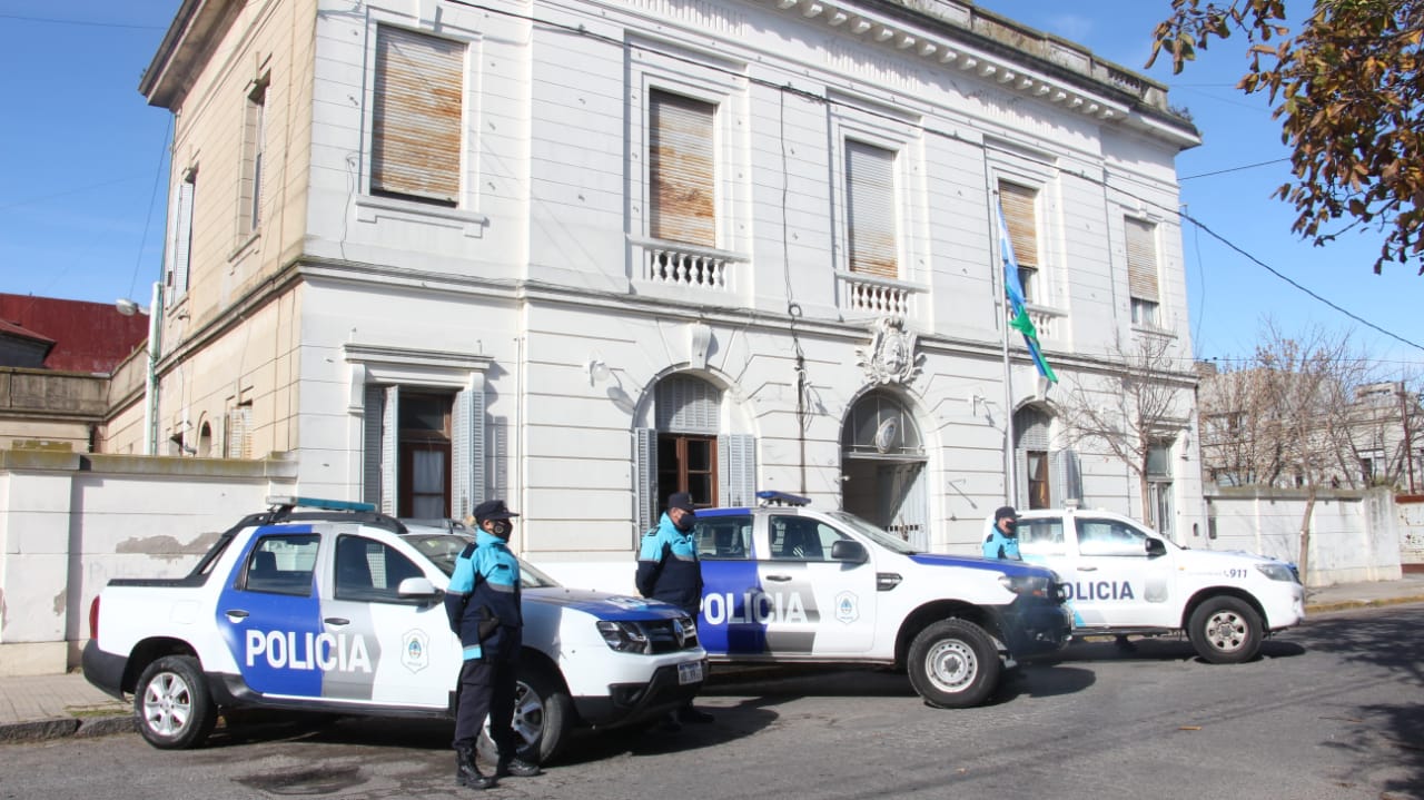 El distrito recibió tres patrulleros usados: «son un refuerzo hasta que lleguen los nuevos», prometieron desde Provincia