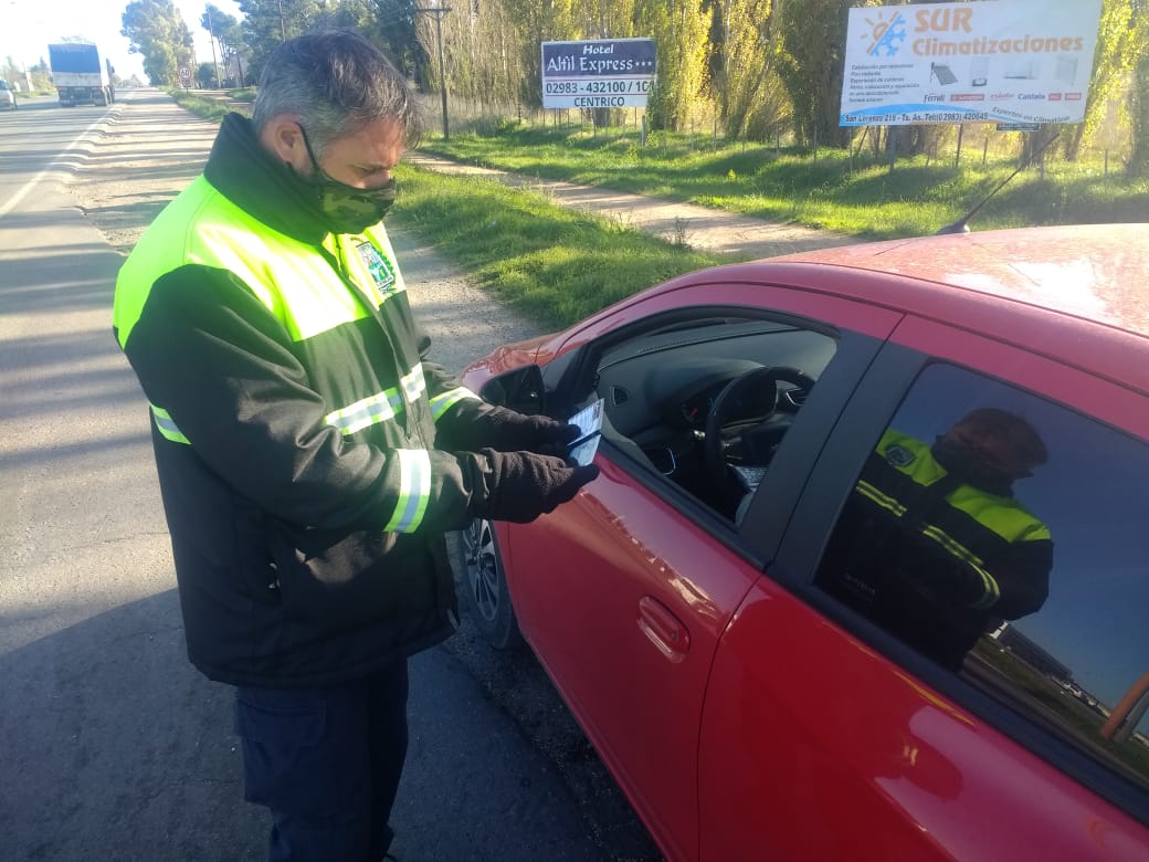 Desarrollan controles vehiculares en dos puntos de la ciudad