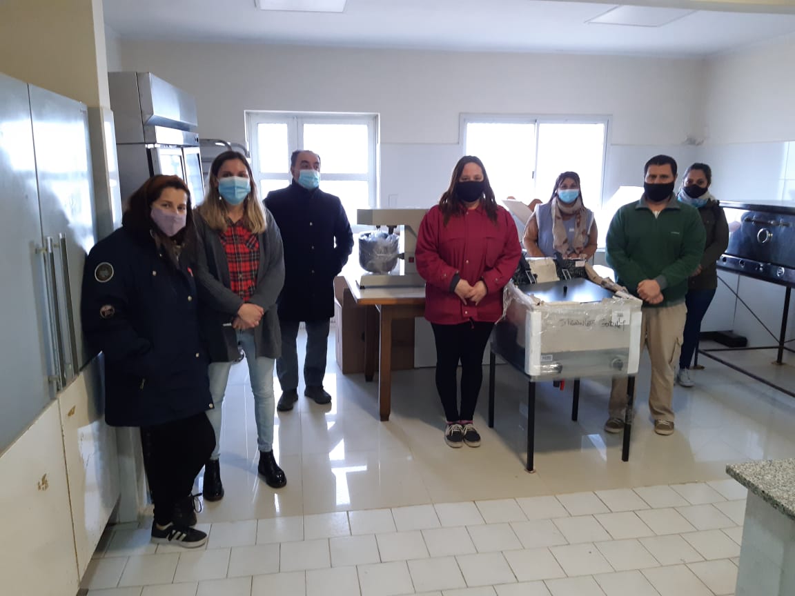 Entregaron máquinas y herramientas a tres proyectos gastronómicos de la ciudad