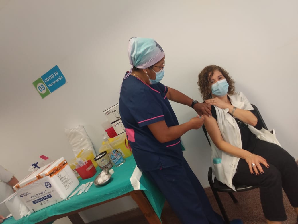 Inician vacunación sin turno a mayores de 55 años