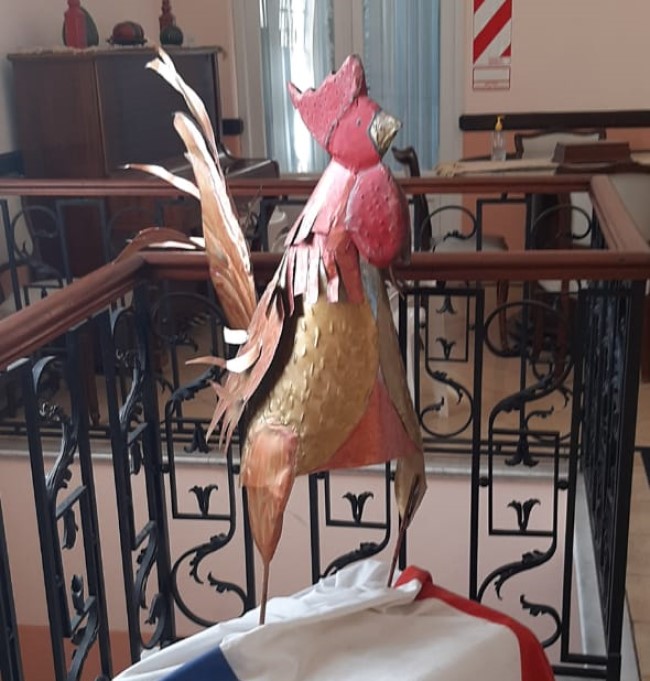 El 14 de julio instalarán un gallo de metal en la Plaza Francia