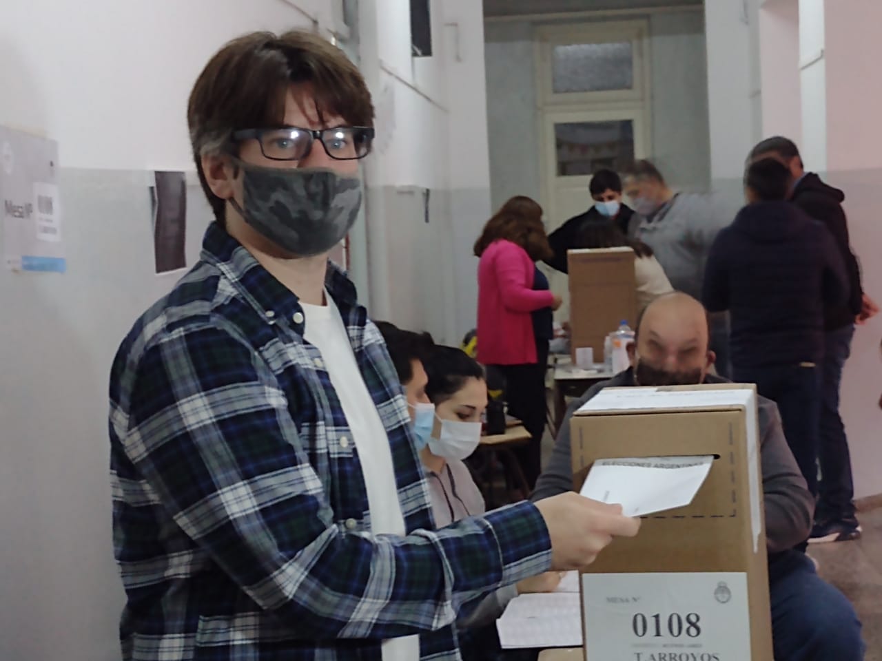 El primero en votar: Agustín Rossi, del PRO, adelantó que el escrutinio «va a ser lento»