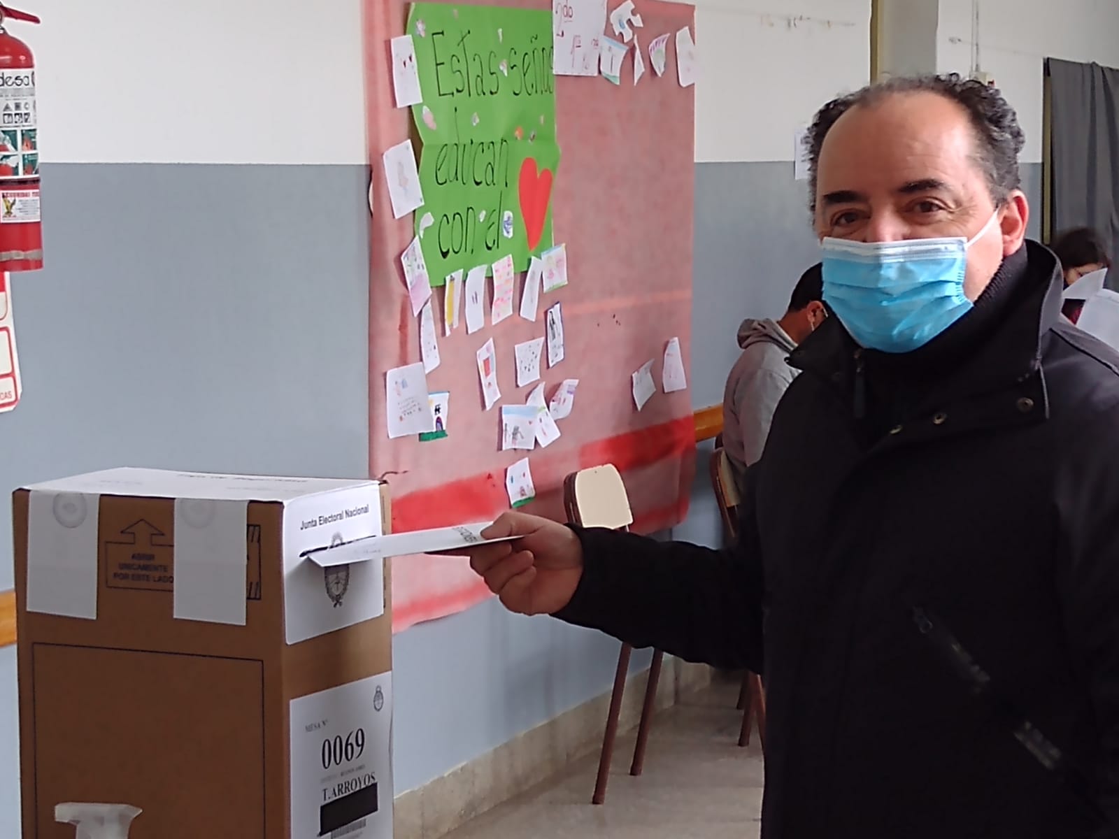 Votó Marcelo León y aseguró que las condiciones sanitarias para votar «están garantizadas»