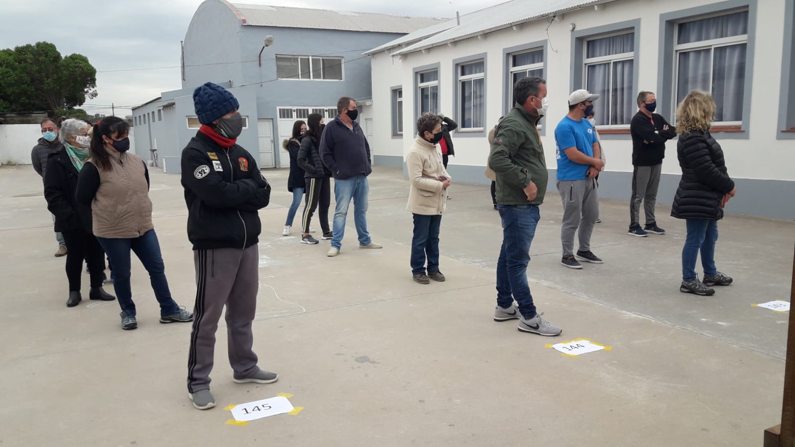 Buena concurrencia a las urnas en la Escuela 11 de Claromecó