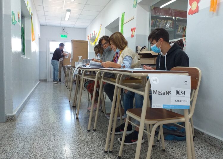 Con normalidad y escasas demoras, arrancaron los comicios en la ciudad