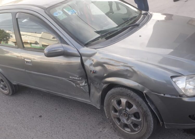 Choque y daños leves en Castelli y Maipú