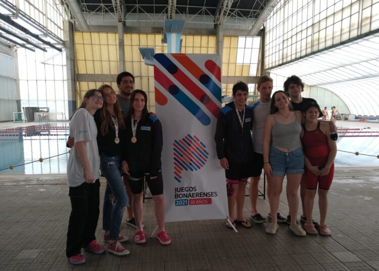 El medallero local se agiganta: Oro, plata y bronce en natación