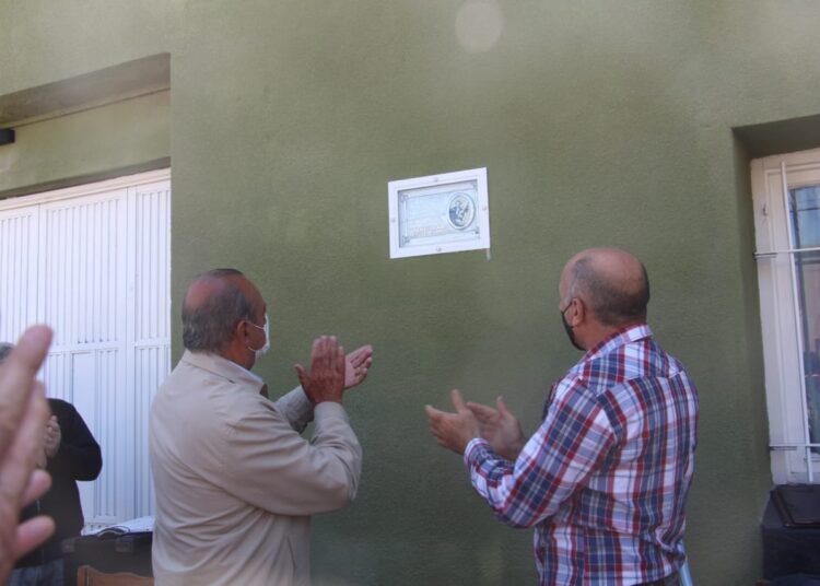 Descubrieron una placa en homenaje al recitador Juan Ramón Santos