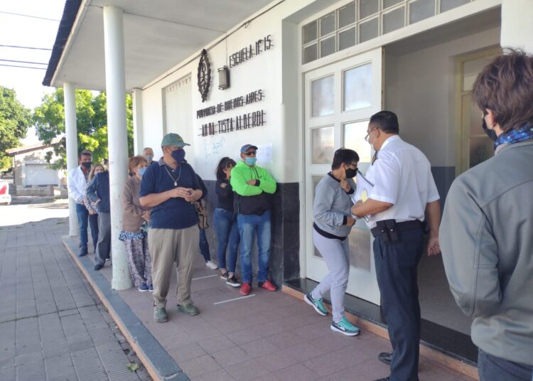 Con normalidad y escasas demoras, arrancaron los comicios en la ciudad