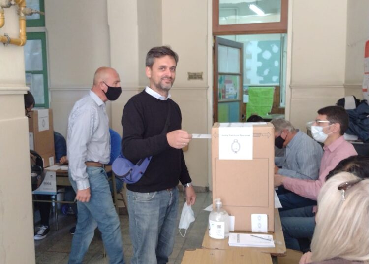 Votó Iván Ambrosius y vaticinó «una mayor concurrencia» que en las PASO