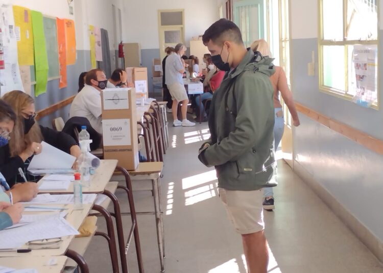 Un cross a la urna: votó «Tito» Lemos y anticipó que viajará a combatir a Rusia en diciembre