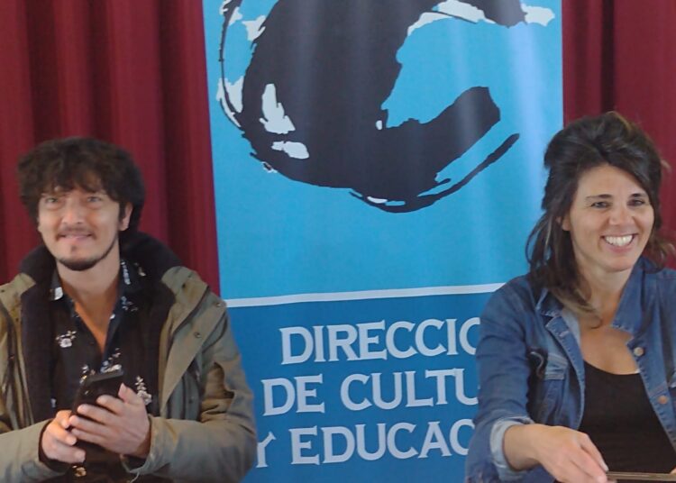 Convocan a mirar el cielo para «conectarnos otra vez con los orígenes» en el Día de la Filosofía