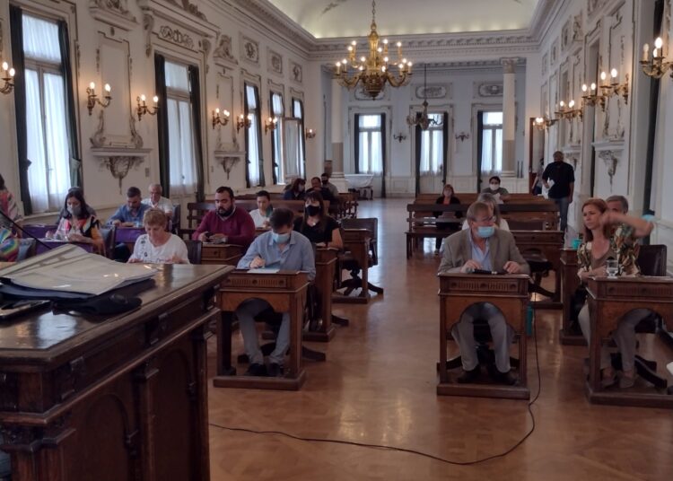 Aprobaron el llamado a licitación para foodtrucks costeros y la excepción para casi trescientas viviendas del PROCREAR 2