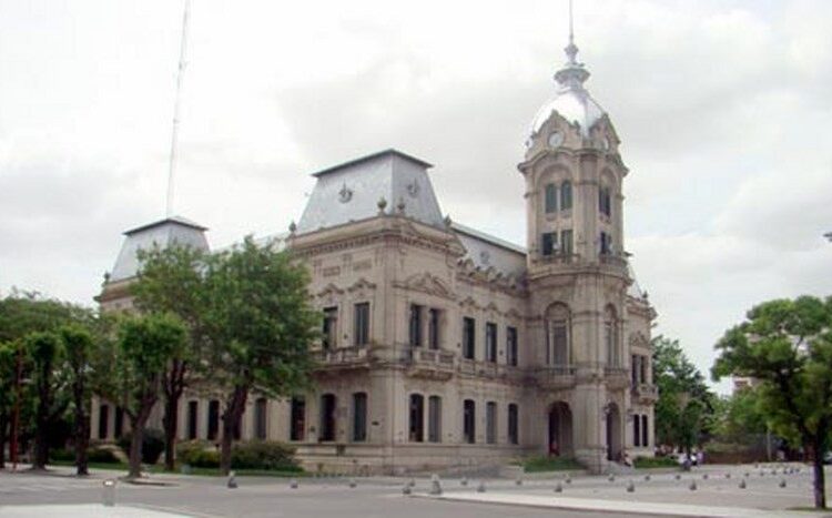 Celebran el Día del Municipal: oficinas cerradas y recolección de residuos normal