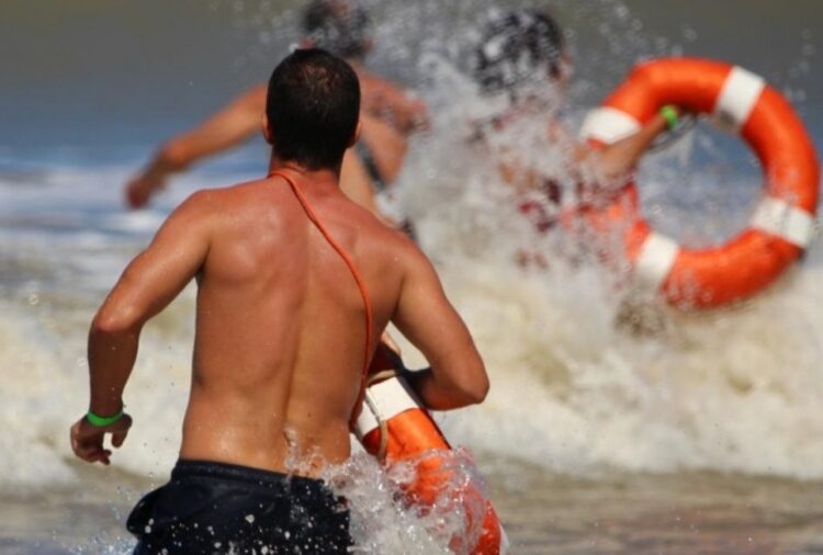Rescate exitoso por parte de los Guardavidas de Dunamar (Video)