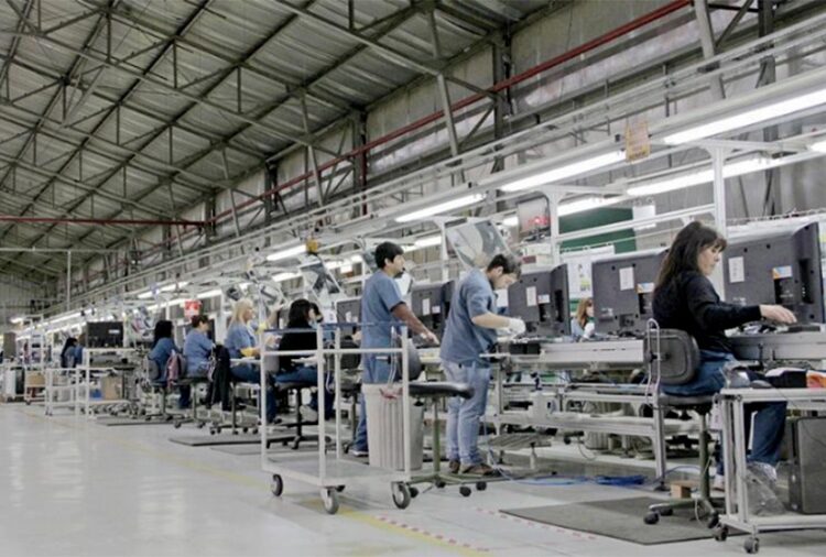 El Gobierno estableció por decreto una reducción gradual de la doble indemnización por despidos