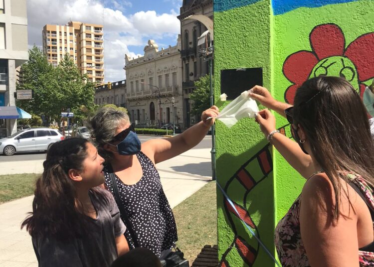 El Jardín N° 901 homenajeó a Roberto Pissani en la plaza San Martín