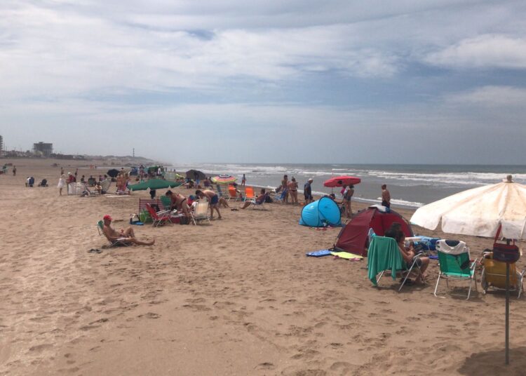 Nubes, posible lluvia y calor en el inicio de un nuevo año