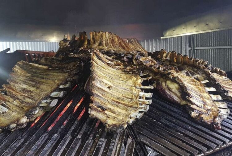 El Gobierno prohibió exportar siete cortes parrilleros: «intervienen donde no tienen que intervenir», fustigó Simonetti