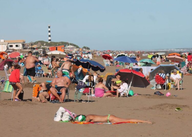 Sigue el intenso calor en todo el país pero se espera un alivio a mitad de semana