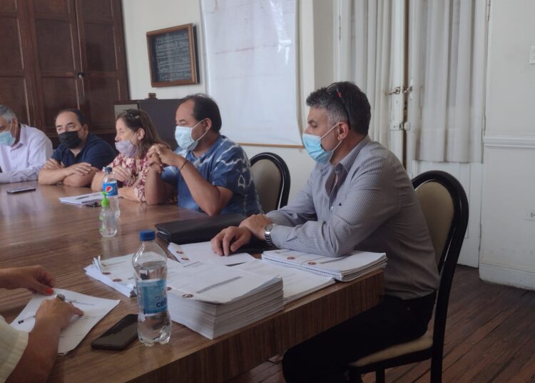 Presupuesto 2022: Gutiérrez se desmarca y presentará proyecto propio de aumento de tasas