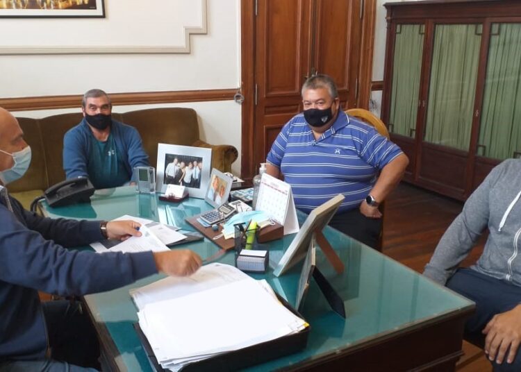 Ejecutivo y Municipales acordaron un bono extraordinario de $5 mil