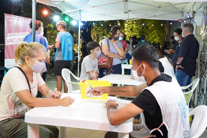 La «Noche de las Vacunas», un éxito: casi 27.000 personas fueron inmunizadas